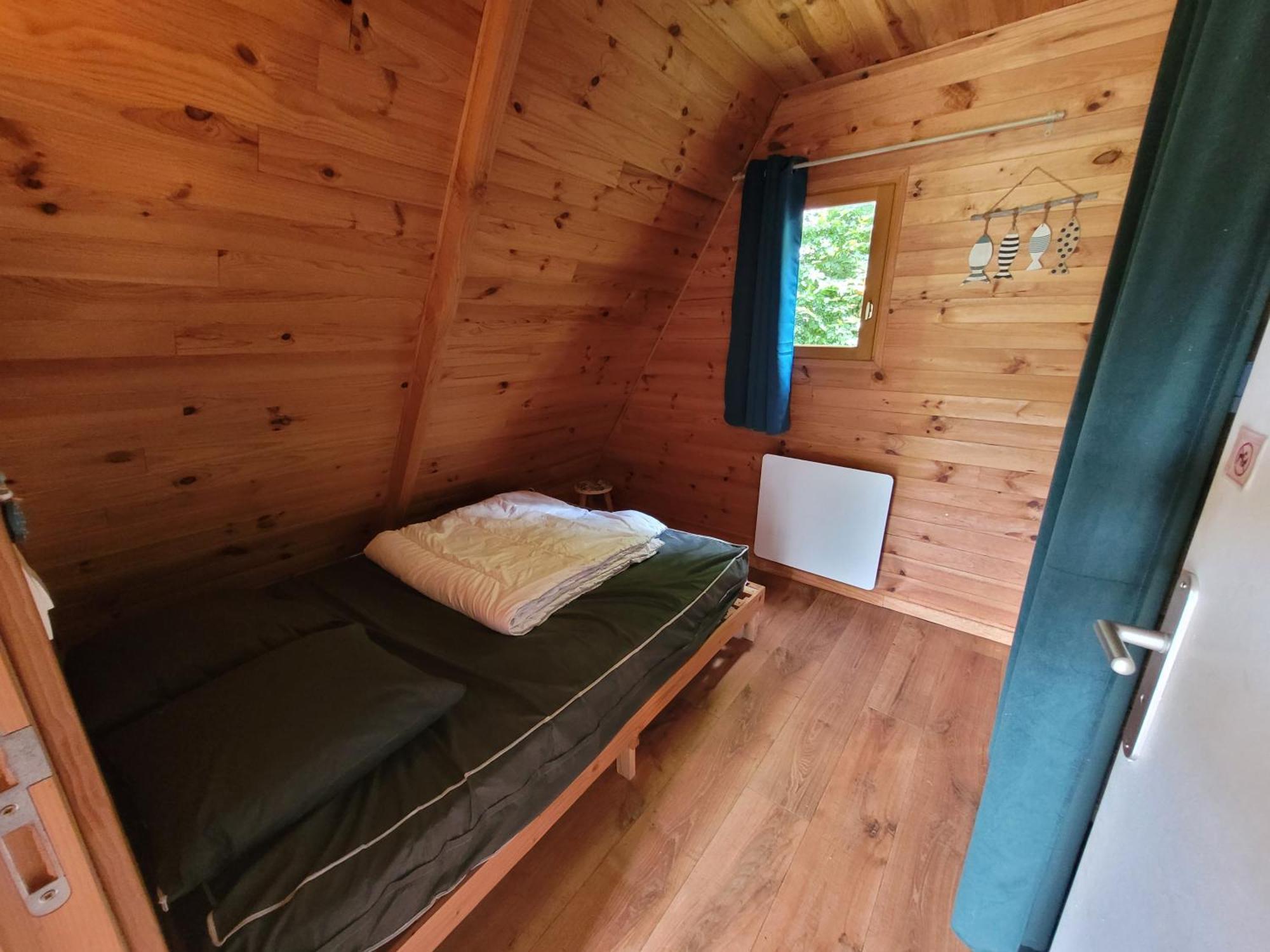 Camping Les Hirondelles Bourg-Sainte-Marie Exterior photo