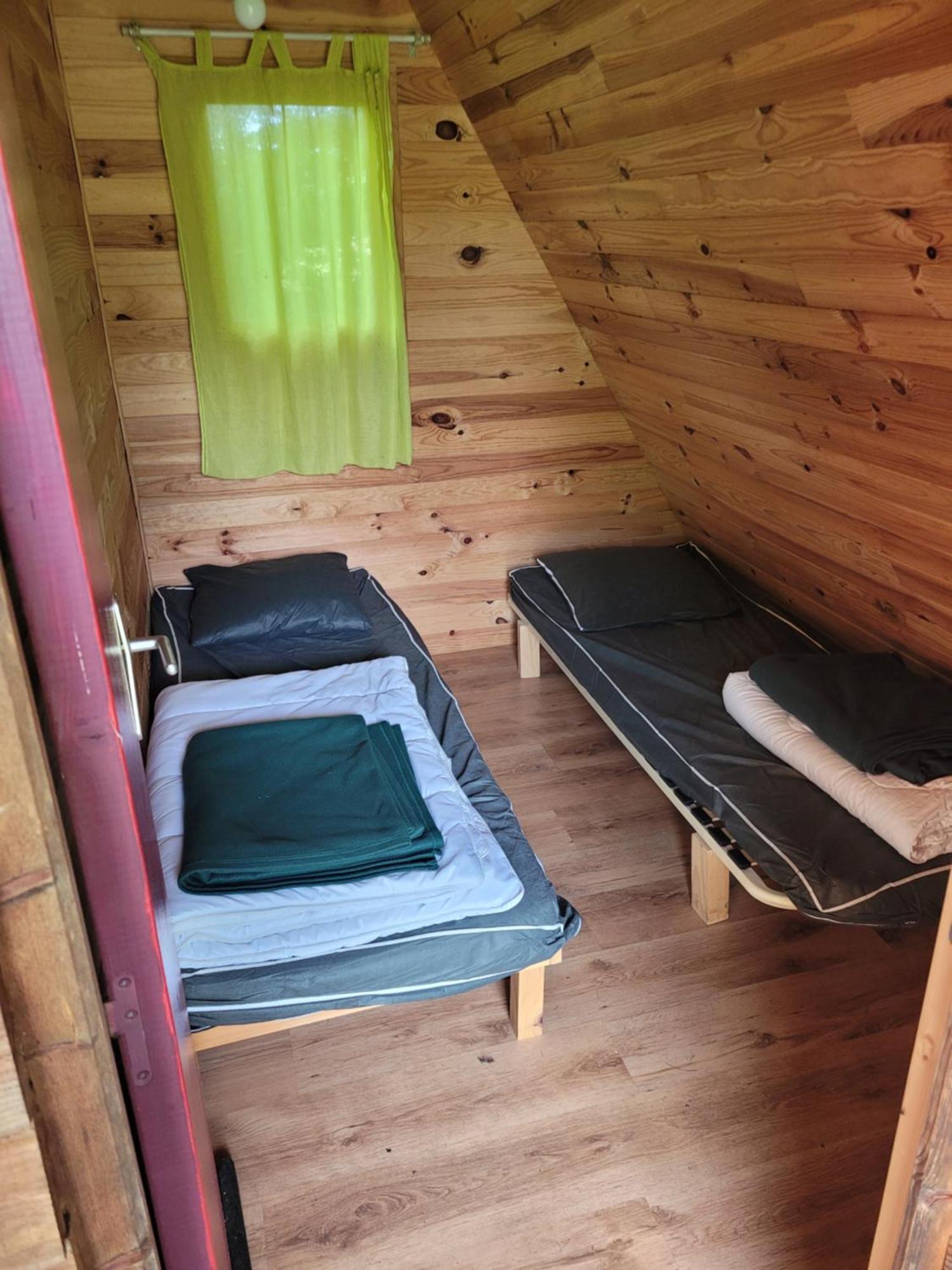 Camping Les Hirondelles Bourg-Sainte-Marie Exterior photo